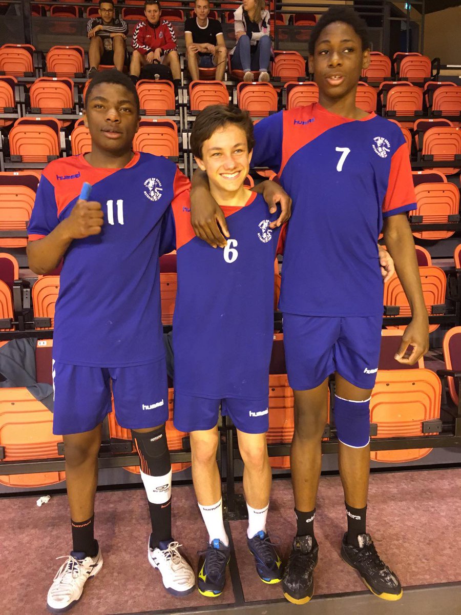 SPHBSaintPriest's tweet image. Entente Est Lyonnais M15G

Félicitations Chance, Paul et Felix. Belle perf aux Intercomités ce
Rhône -Savoie 27-19
Aveyron-Rhône 18-25
Gironde-Rhône 16-21
Rendez-vous dès ce Week-end avec Meximieux samedi à 16h sur Vaulx-en-Velin au gymnase Antoine Blondin.
#SPHB
#GrandirEnsemble