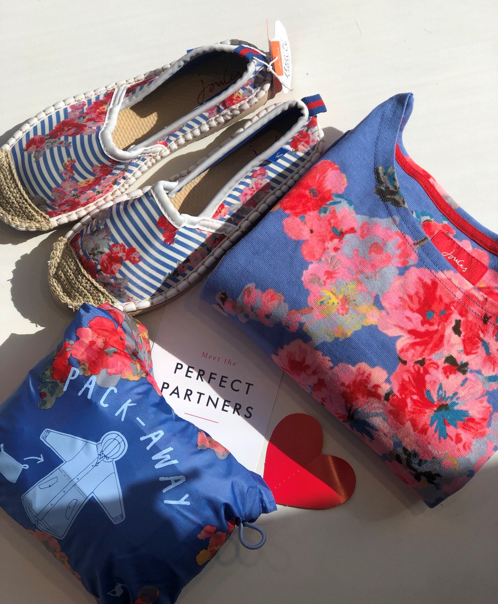 JoulesWorcester's tweet photo. Our new favourite. Is your new favourite. One print. Wears all weathers. 🌺⛅️🌧️#Joules #PerfectPartners @Joulesclothing https://t.co/vGDoQz6amd