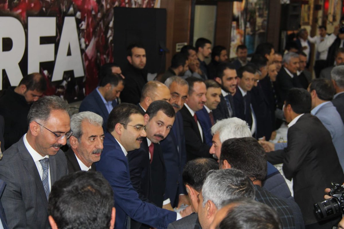mcanpolatnet's tweet photo. İl Başkanımız, Teşkilatımız, MKYK üyemiz, Büyükşehir Belediye Başkanımız, Milletvekillerimiz, ilçe Belediye Başkanlarımız ile birlikte tebrikleri kabul ediyoruz. 

Yoğun ilgi gösteren ve bize hizmetkâr olma görevi tevdi eden hemşehrilerimize Şükranlarımı sunuyorum.

@RT_Erdogan https://t.co/0RjKGJpNW8