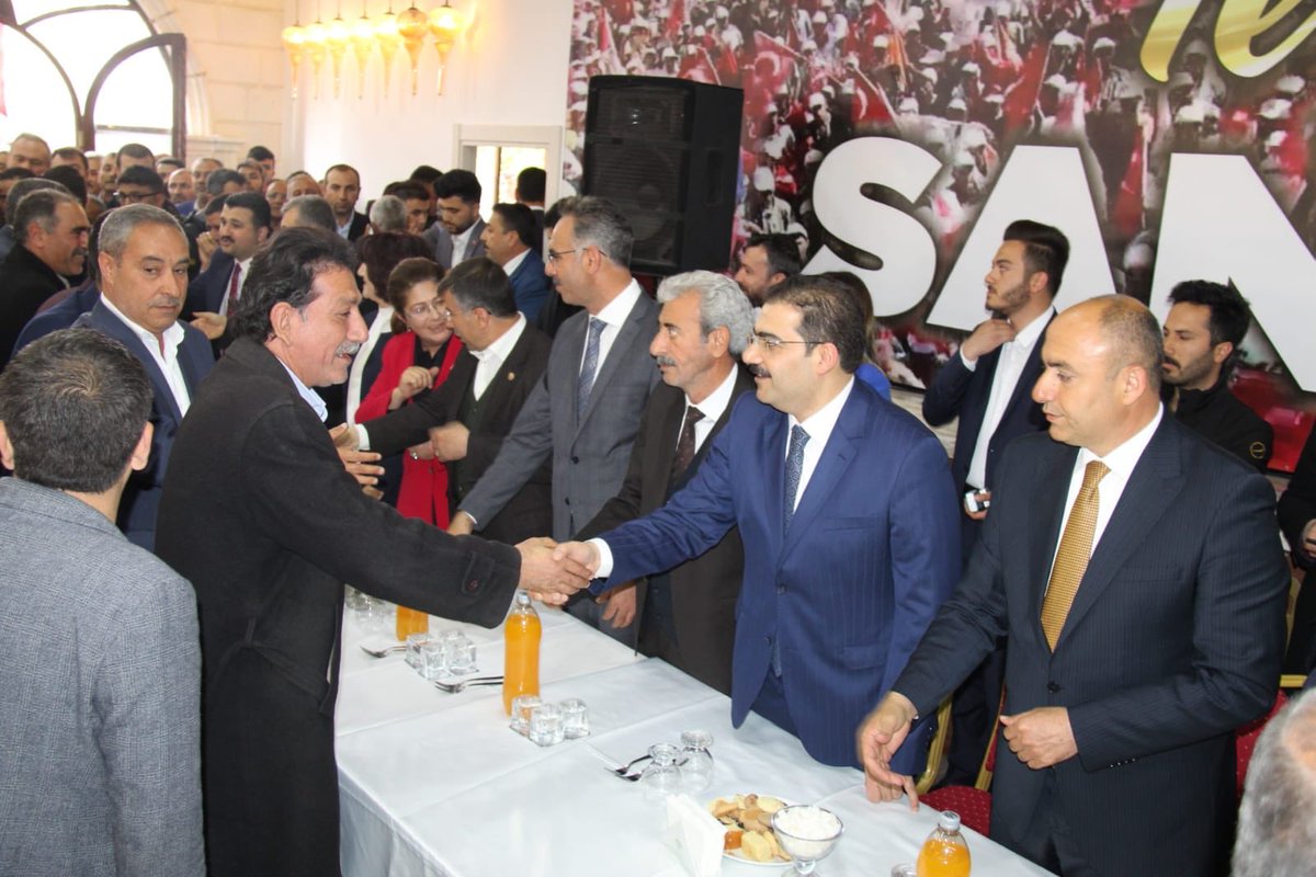 mcanpolatnet's tweet photo. İl Başkanımız, Teşkilatımız, MKYK üyemiz, Büyükşehir Belediye Başkanımız, Milletvekillerimiz, ilçe Belediye Başkanlarımız ile birlikte tebrikleri kabul ediyoruz. 

Yoğun ilgi gösteren ve bize hizmetkâr olma görevi tevdi eden hemşehrilerimize Şükranlarımı sunuyorum.

@RT_Erdogan https://t.co/0RjKGJpNW8