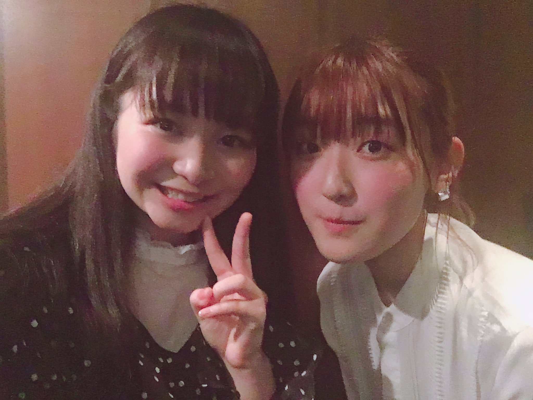 延命杏咲実 大天同窓会 その3 山田陶子 ちゃんはおしゃれな女性って感じだった 2歳差だなんてびっくり 長谷川ニイナ ちゃんはモデルさんみたいだった 私と身長 違った 笑 中尾美晴 ちゃんは面影を残しつつも キレイなお姉さんに