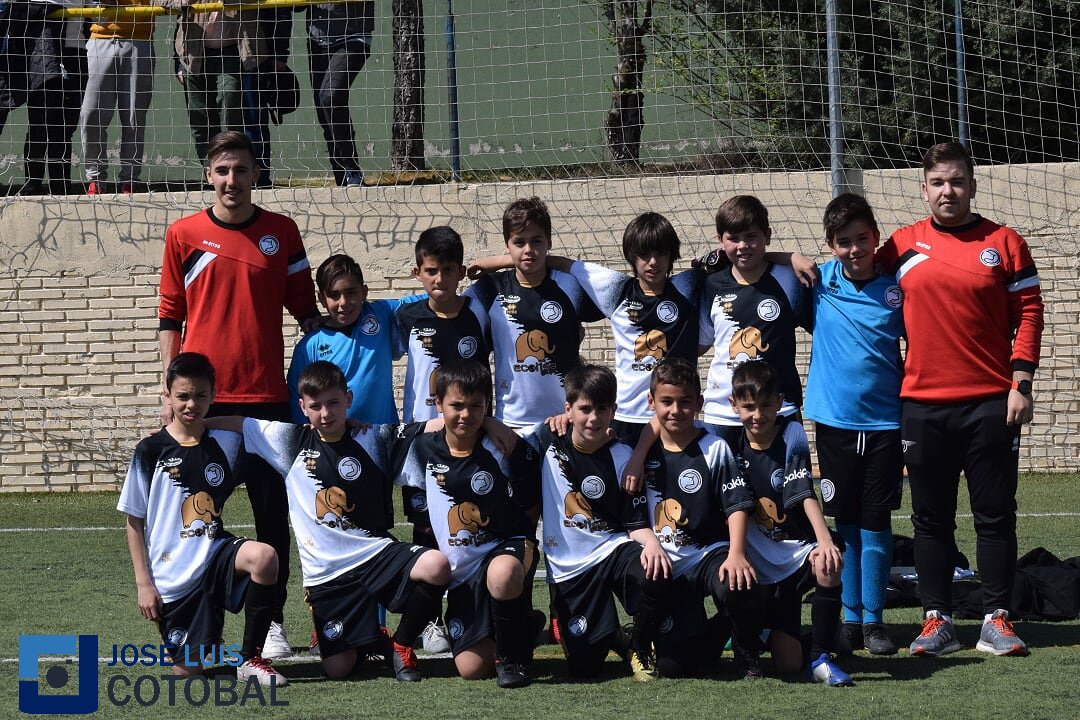 _joseluis_uscf's tweet photo. Derrota del Alevín D frente al Bejar Industrial por 0-2 en un entretenido encuentro donde Unionistas tuvo sus oportunidades, pero el equipo textil se llevó la victoria de La Sindical. #VamosUnionistas #ConstruyendoUSCF https://t.co/E8A8rsMs0r