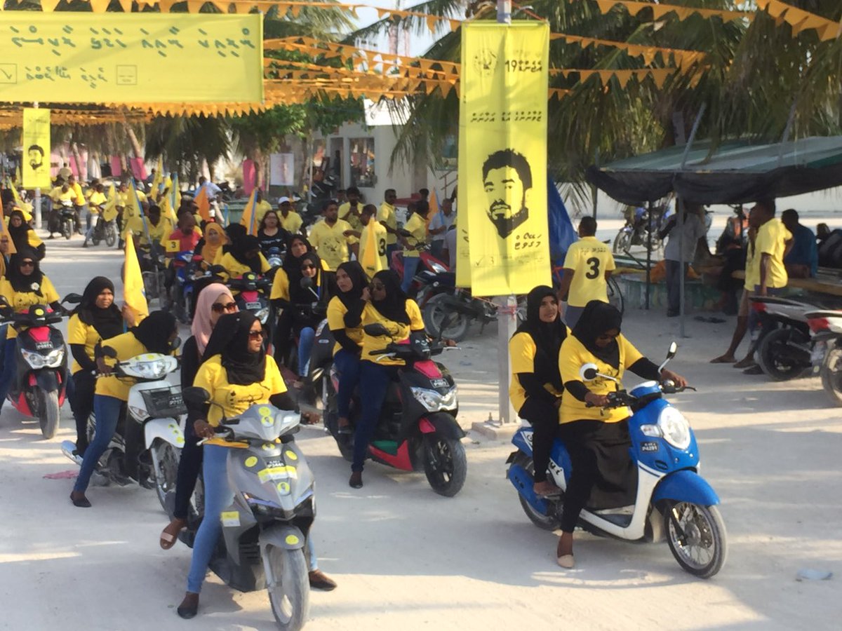 AaDhuvahakah's tweet photo. #Agenda19 Dhidhdhoo Cycle Buru feshijje. #VoteMDP #VoteMD #MDok #MDforMP https://t.co/jtiHOtgVjf