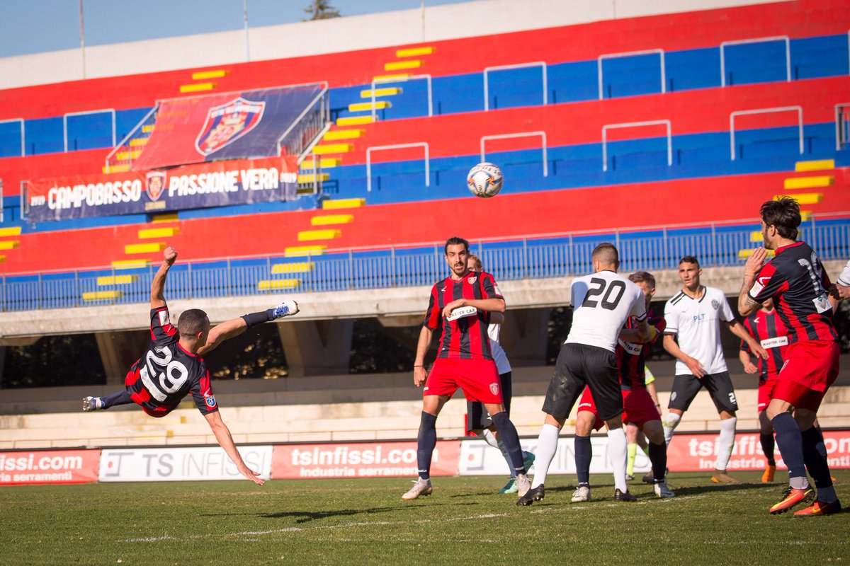 sscampobasso's tweet photo. 🔴🐺🔵 Il racconto fotografico di Campobasso - #Cesena!
#CAMCES
#campobassocalcio #campobasso #SerieD #finoal90 #lnd #forzalupi #molise https://t.co/XppIPQjuEy