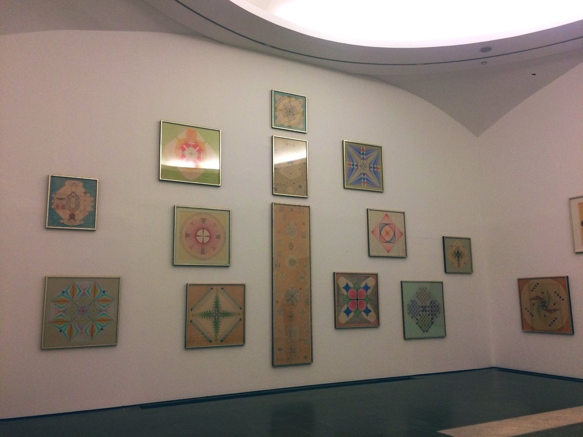 Emma Kunz: Visionary Drawings at Serpentine 😻
#emmakunz #art #london #serpentine