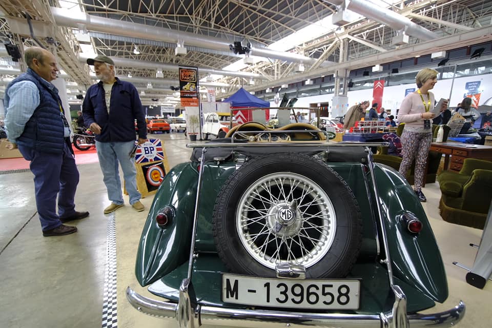 fargahospitalet's tweet photo. 📈[Balanç]

El Saló #RetroMotor ha tingut el suport de més de 15.000 aficionats que han gaudit durant el cap de setmana dels diferents continguts d’aquesta exposició, ja orientada des d’ara a cotxes i motos clàssiques.

▶️https://t.co/BxCpPLQ7zS https://t.co/qjGmRq26qA