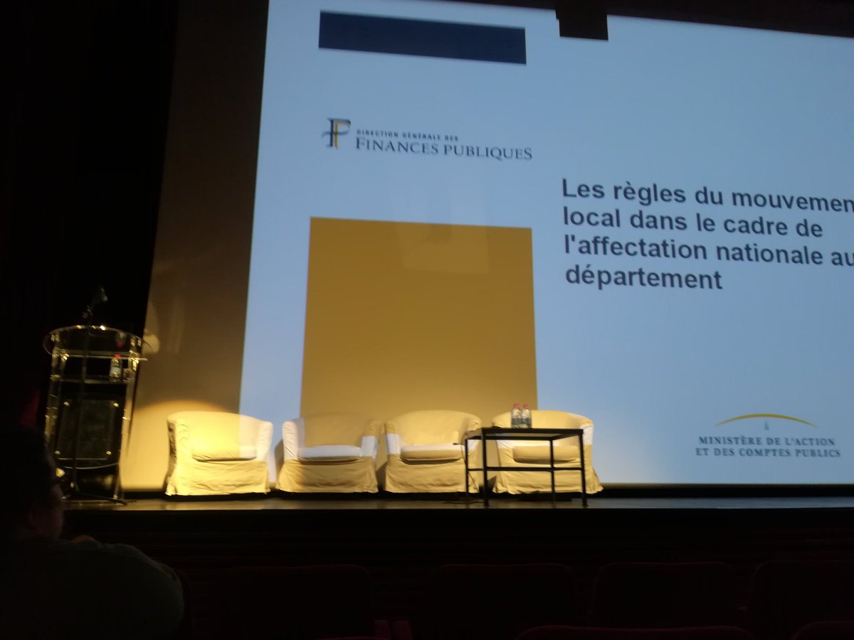 solidairesfp33's tweet photo. Aujourd'hui, les agents C sont convoqués pour la présentation des nouvelles règles de gestion. Une salle de spectacle, des beaux fauteuils blancs, un pupitre.... On mets les petits plats dans les grands pour nous enterrer.... #dgfip #fonctionpublique #Fonctionnaires #Gouvernement https://t.co/TDft5wBfGA