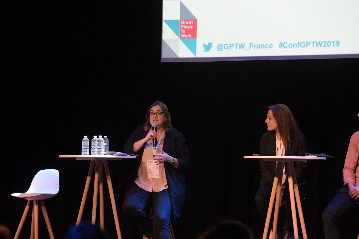 #ConfGPTW2019, #IA et #FuturduTravail ? Plus il y aura de machines, plus l'homme devra faire ce qu'il sait faire de mieux : interagir, imaginer, ressentir.
D'où l'importance de développer les #softskills de nos collaborateurs et d'accompagner par le haut ces mutations.