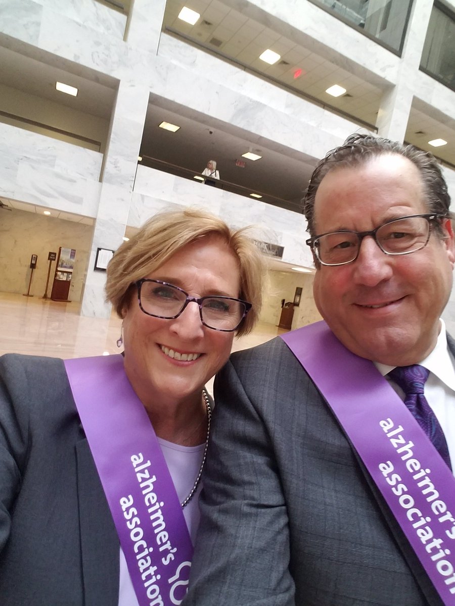 RussKnopp7676's tweet photo. Excited to meet with Senator Gary Peters this morning to work to an end to Alzheimer's #endalz https://t.co/NYADvWbbcR
