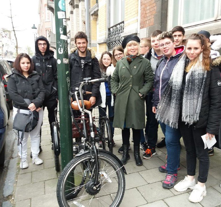 lycdoisneaustlo's tweet photo. Première étape en Belgique pour les élèves de Terminale #CAPPeinture, #CAPMenuiserie et #CAPATMFC du @lycdoisneaustlo, avec une visite guidée du musée Horta. https://t.co/i89Mfwterz