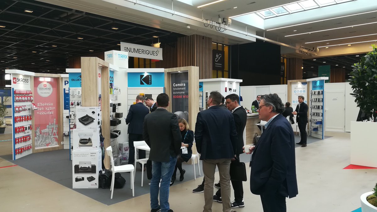 TraxDistri's tweet image. ça y est c'est lancé ! Venez voir notre équipe au @MedPi et découvrir les 30 marques représentées. @PNJ_Officiel @TheGLabFrance #kodak @GOODRAMmemory @AEECameraUSA @ArozziChairs @feiyutech @HuionTab @technaxx @XtremeMac #Elari #Abyx #kiddoo #Bluestork @Seagate...
