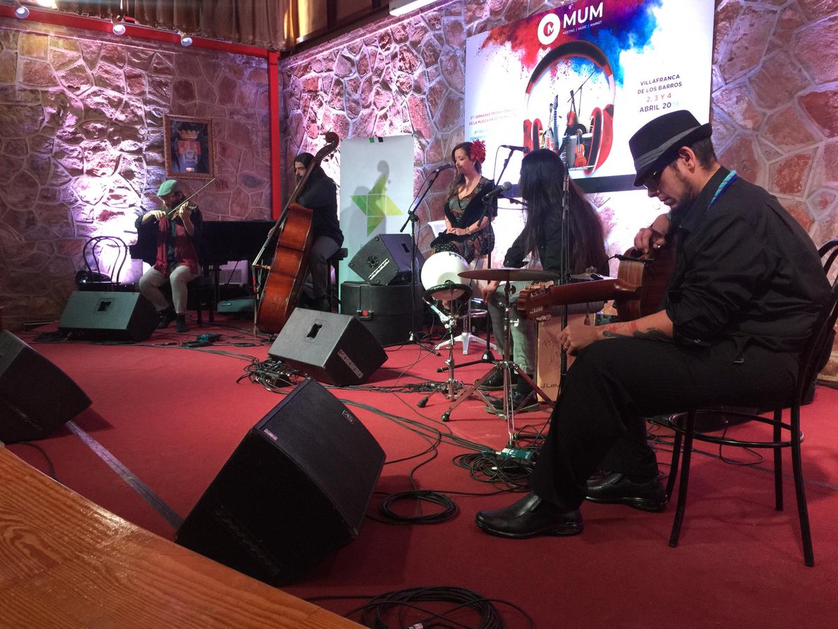 🎼 Hoy se inaugurado #MUM2019, las III Jornadas Profesionales de la Música en Villafranca de los Barros (organiza <a href="/AgcexOrg/">AGCEX</a>, <a href="/Junta_Ex/">Junta de Extremadura</a>, Cemart y #DipBdjz). A la apertura han acudido el dip de Cultura <a href="/RCabezasBadajoz/">Ricardo Cabezas</a> y el vpdte y alcalde <a href="/Ramon_Ropero/">Ramon Ropero</a>.

ℹ bit.ly/MUM19Villafran…