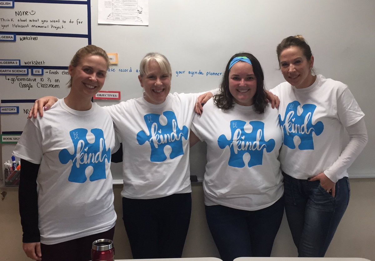 McCallMathClass's tweet image. Silver team...autism awareness #mccallchat
