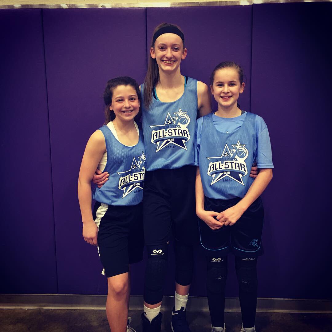 Amber_Cooley77's tweet photo. @mta_kc 7th grade All Star game! #hookshots and @OTMSTigerPride represent! https://t.co/UazTnkDVAJ