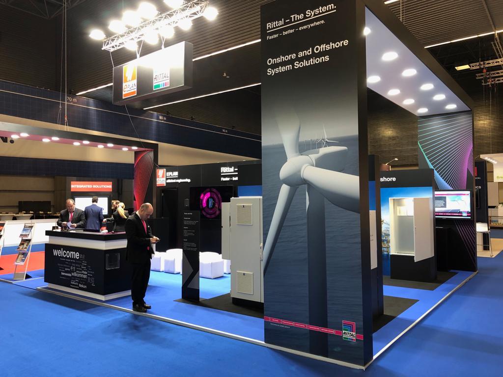 Hoy estamos presentes en el mayor evento continental de #energíaeólica: #WindEurope. Junto con <a href="/EPLAN_ES/">EPLAN ES</a> y los expertos del sector hablamos sobre la visión futura de esta industria en continuo crecimiento. ¡Únete a nosotros! Pabellón 3, stand F50. hubs.ly/H0hg1hF0