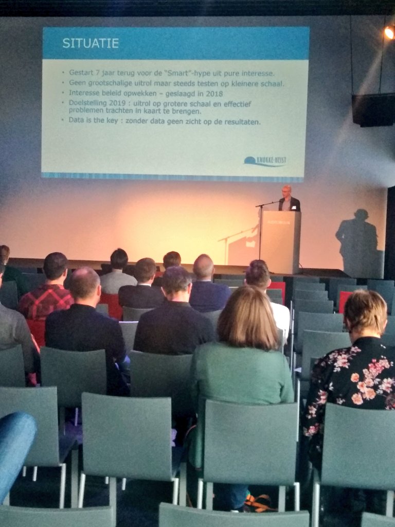 Ndumarey_VVSG's tweet photo. En de middagsessies gaan van start: veel keuze tussen mooie projecten boordevol #lokaaldna 👍  #vvsgdata https://t.co/zmh9kllfWC