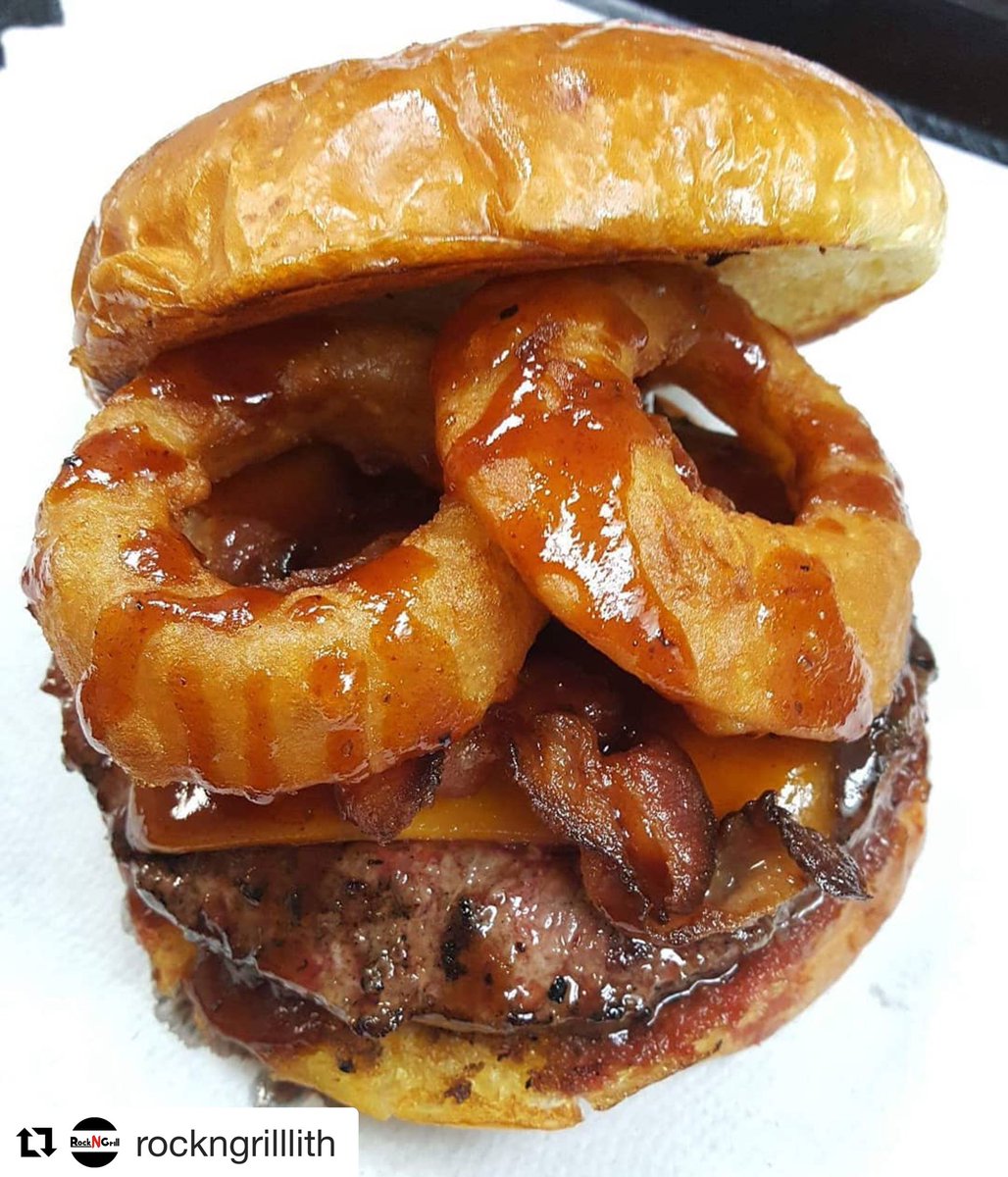 Veterans_Q's tweet photo. 2 years ago today, I got to taste this great creation of a burger from @RockNGrillLITH called The Encore Burger. 

The Encore Burger is a fresh Certified Angus Beef 1/3 lb patty, with cheddar cheese, double-smoked bacon &amp; onion rings, drizzled with Veterans Q® Barbecue Sauce. https://t.co/LpqRH6vy9G