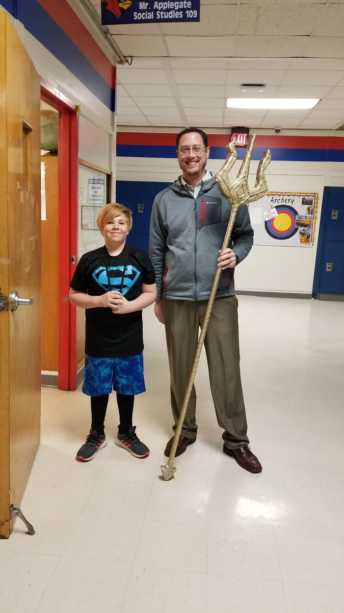 Mr. Applegate's Classroom (@history_cms) on Twitter photo What a great gift first thing in the morning! Thanks Malaki! <a href="/CMSCardinals/">CMS Cardinals</a> <a href="/ClintonMoCards/">Clinton Sch District</a> What a great gift first thing in the morning! Thanks Malaki! <a href="/CMSCardinals/">CMS Cardinals</a> <a href="/ClintonMoCards/">Clinton Sch District</a>