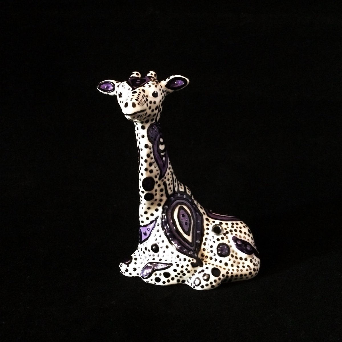 Hazceramics's tweet photo. Grab my lying giraffe on Etsy today. Painted in my Persian design in mixed purples. £14.50 with free uk postage https://t.co/KJvRdvebzo #UkBizHour #hhlunch #giraffe #TuesdayMotivation https://t.co/XOU3h7mJzP