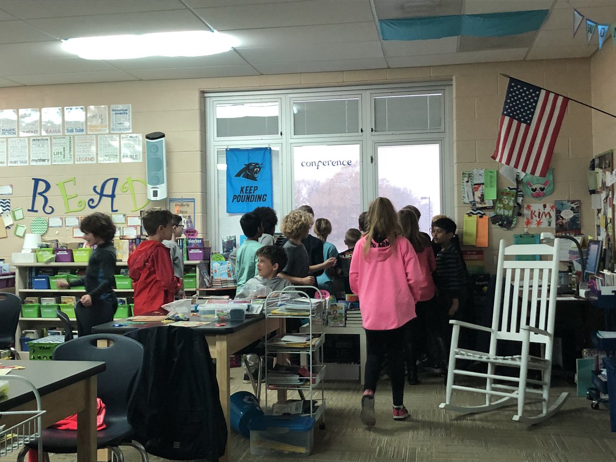 LoganBTMS's tweet photo. When you’re a southern child and snowflakes are falling in April you stop instruction and look out the window. #iteachthird #snow #lifeinsc https://t.co/4zAe1bokmw