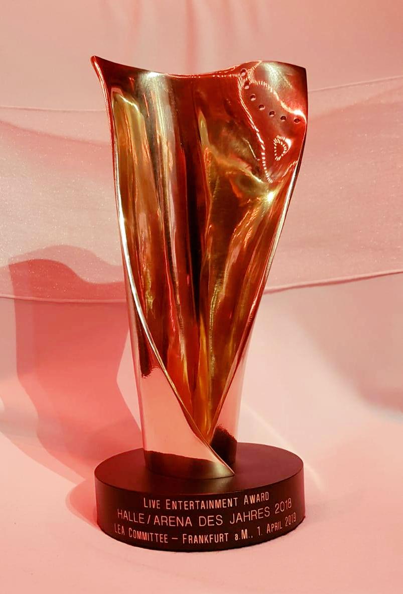 ℹ️➡️Gestern wurde in Frankfurt der Live Entertainment Award verliehen.

Ratet mal wer "Beste Spielstätte des Jahres 2018" geworden ist?🥳🙌🎉

#LEA #award #mehrtheaterhamburg