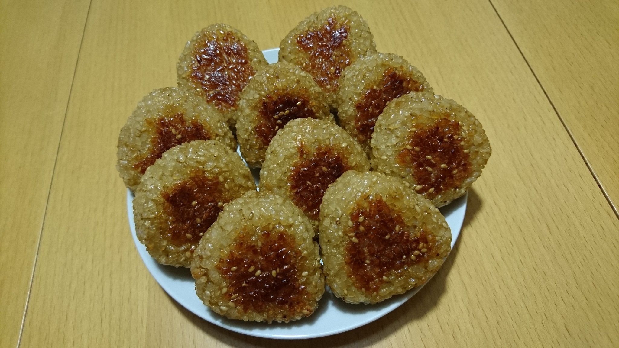 醤油みりんなどで味付けしたご飯をオーブンでブン めっちゃ美味しそう 話題の画像プラス 醤油みりんなどで味付けしたご飯をオーブンでブン めっちゃ美味しそう 話題の画像プラス