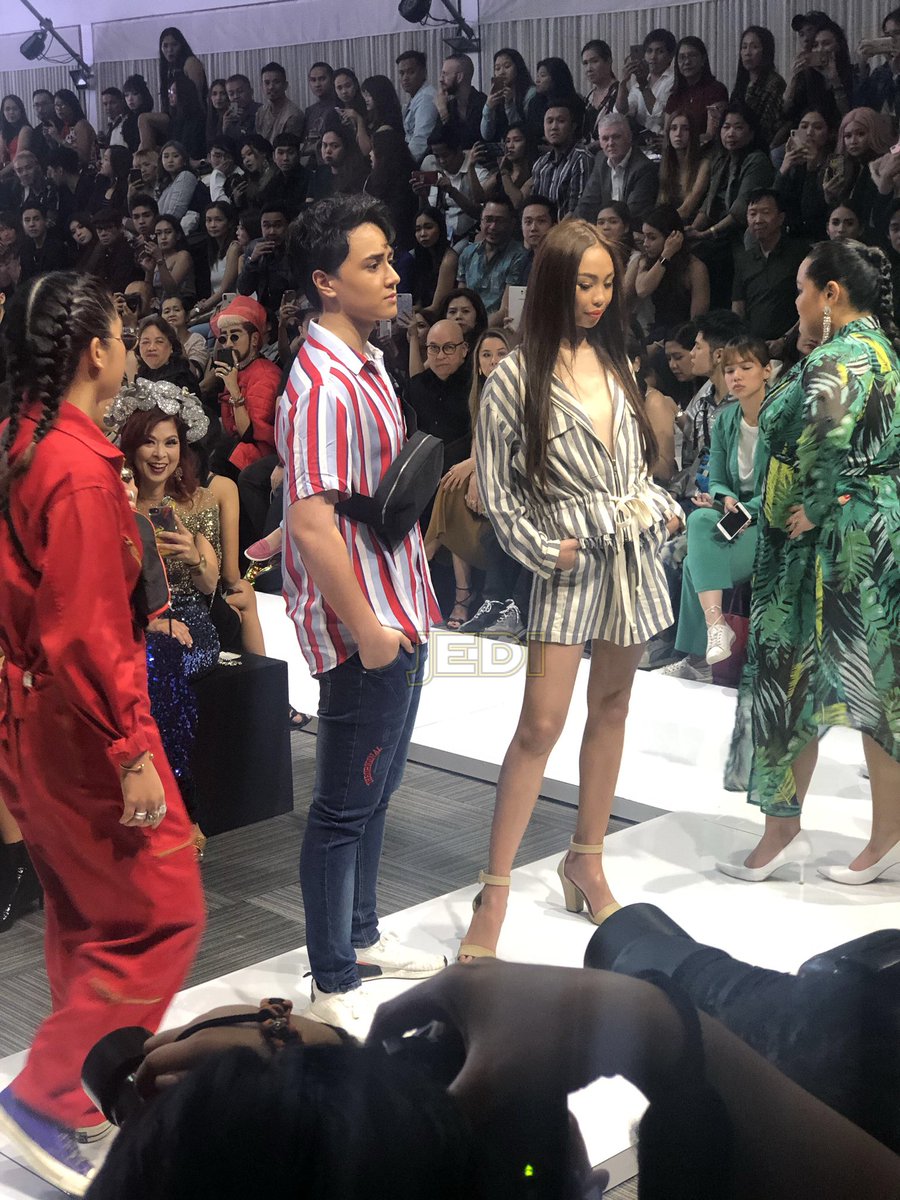 MayWardJedi's tweet photo. Daaaaaaamn.

They’re the center attraction for @foldedandhungph.

I’m crying. 

#MayWardforFHxZilingo
@maymayentrata07 @Barber_Edward_ https://t.co/2N7CB0wPfj