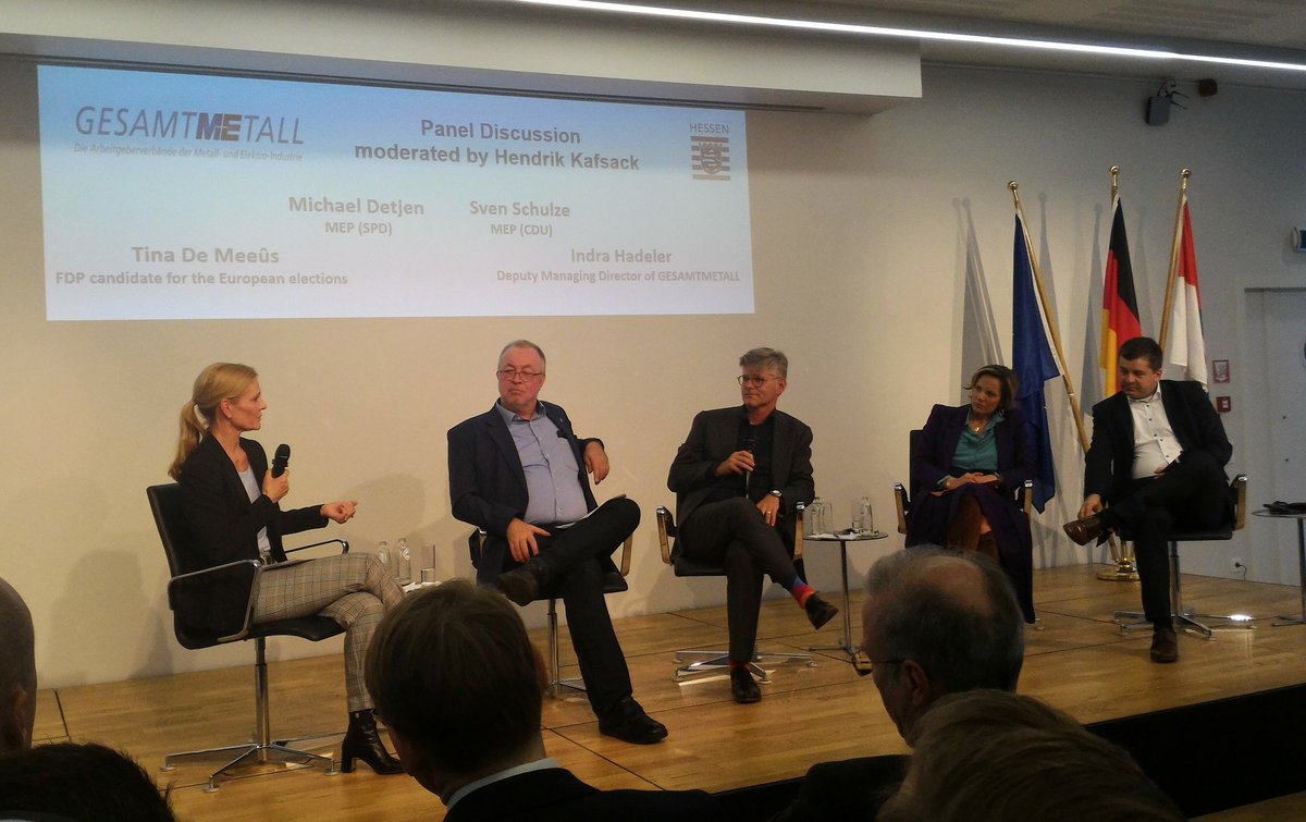 CEEMET's tweet photo. #competition isn't won by just wages. Allowing to work differently, moving away from yesterday's concepts of #workorganisation will provide an advantage for the #EU &amp; #tech #industry" @Gesamtmetall's Indra Hadeler #10PointPlan More about #agile working ⏩ https://t.co/Xd3M7PGuIR https://t.co/p1UhX1O9Po