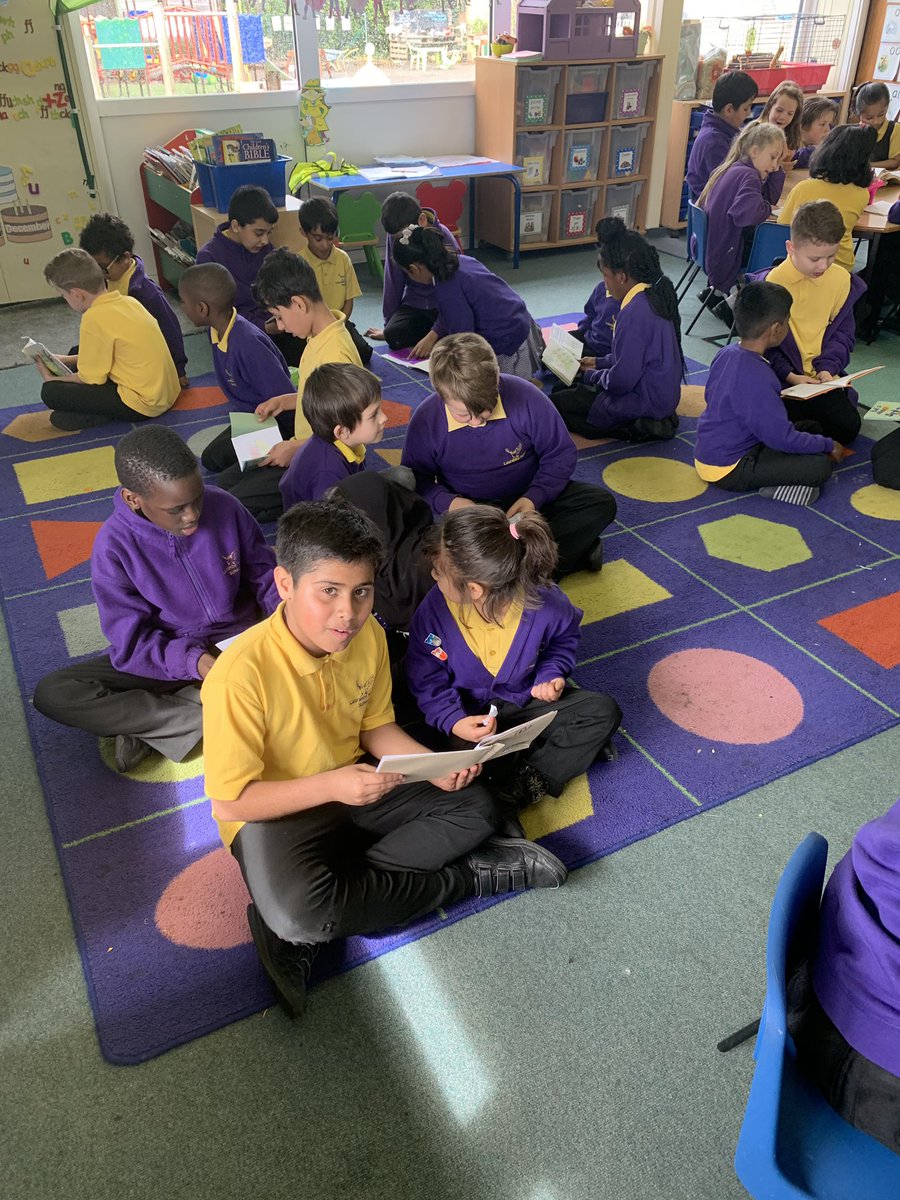 miss_lhs's tweet photo. Thank you Beech Class for reading your space stories to Elm Class this afternoon. We learnt so much about looking after the planet and being careful with where we leave our junk. The year 1s loves your neat writing, pictures and reading skills too! @LHallLHS @LHS_Watford @HeadLHS https://t.co/AYOMxbornH