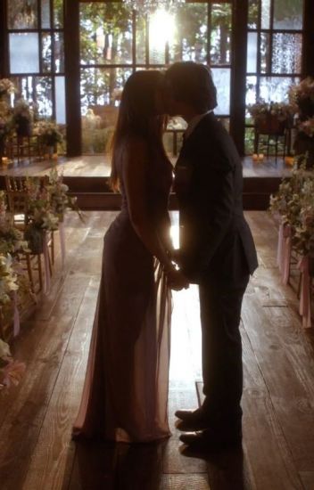 Damon and Elena's first kiss together (3x10) 