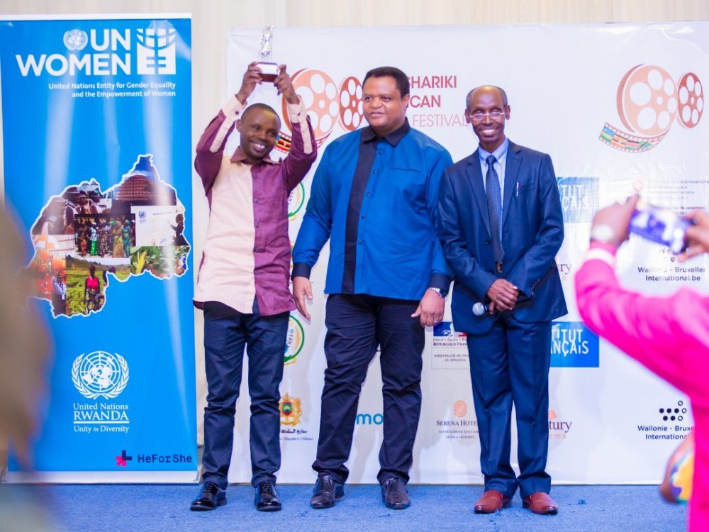 mutangana2's tweet photo. Ibyishimo kuri #Seburikoko na Nikuze begukanye ibihembo muri #Mashariki African FilM Festival -#MAAFF
https://t.co/c46OcAw2ZG https://t.co/DjuH2mo77f