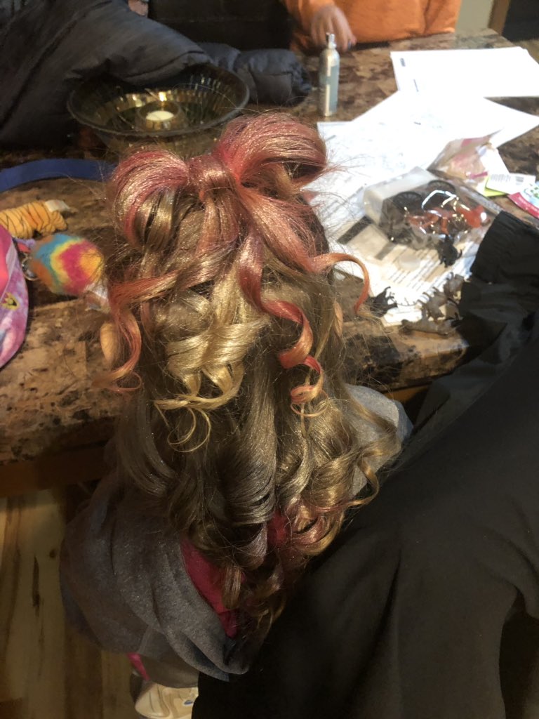sparis08_paris's tweet photo. #funhairday #crazyhairdon’tcare https://t.co/51XHwzpkFs