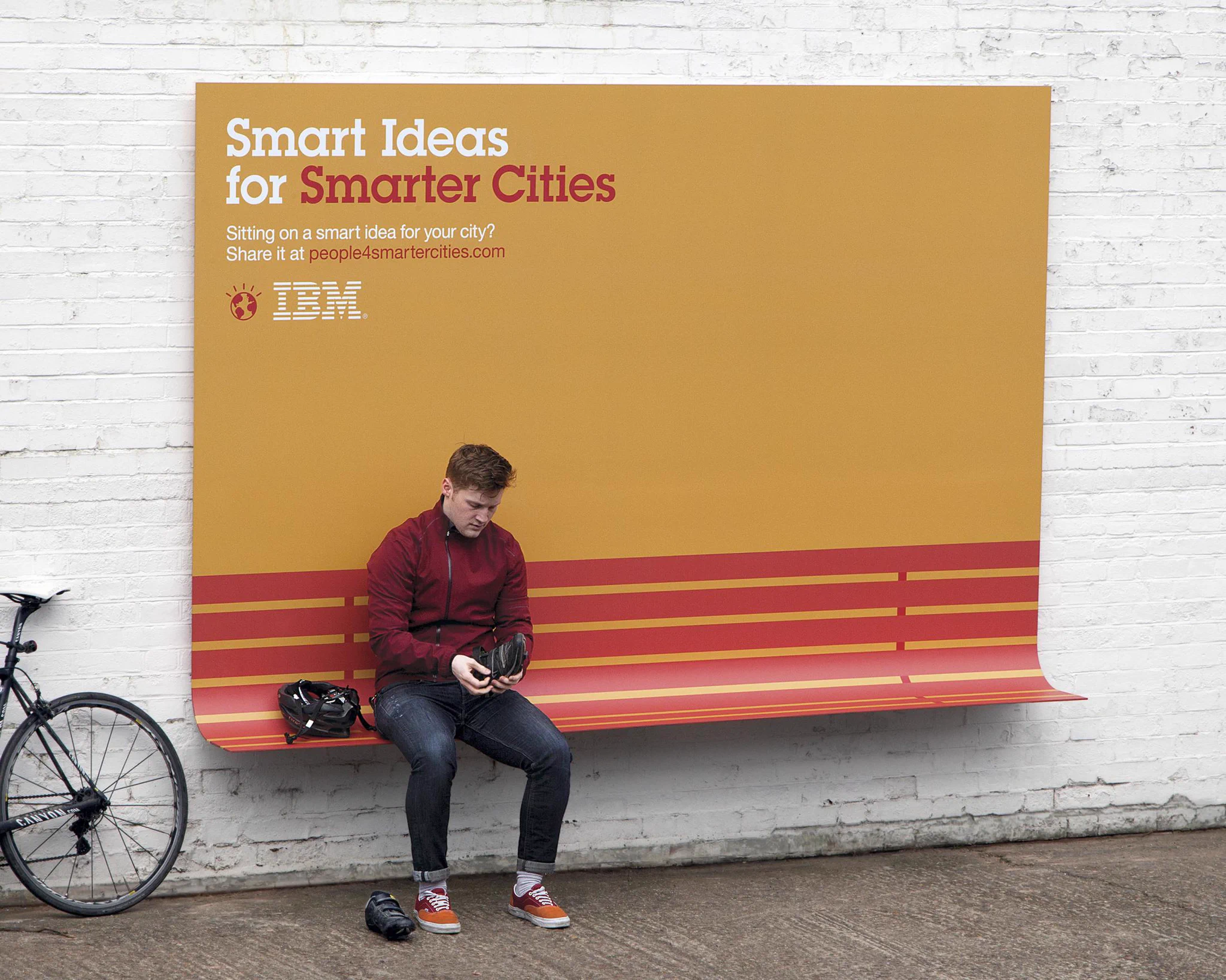 IBMがパリの街に設置した広告がすばらしい！少し手を加えるだけで、誰かの役に立つようになるんですね