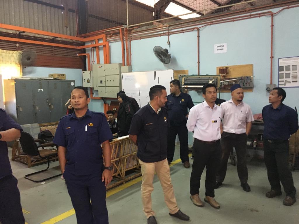 Sesi Audit Dalaman JKKP oleh Wakil JKR Pahang di CKMNT bagi menilai pematuhan kepada keperluan keselamatan &amp; kesihatan di premis kerajaan. Penambahbaikan berterusan akan terus dilaksanakan sebaiknya

<a href="/adamsidekgmail1/">Adam Sidek</a> <a href="/irckb_chedin/">irckb</a> <a href="/yusufghani200/">تذكرة</a> <a href="/razgrid1/">🇲🇾 Razdwan Kasim</a> <a href="/JKRTerengganu/">JKR Terengganu</a>