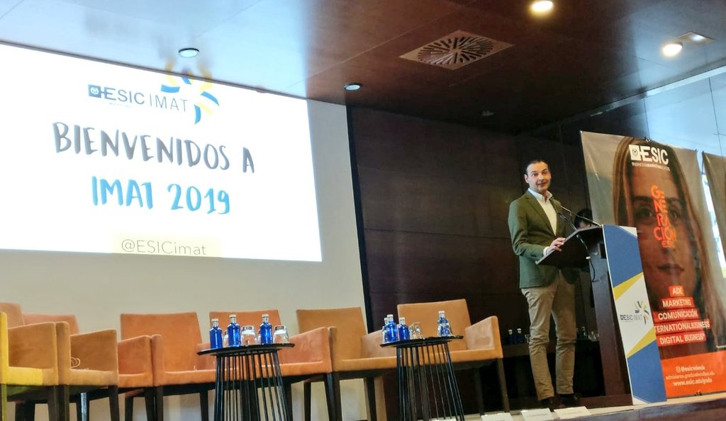epxavier's tweet photo. Cerrando los premios #FPStartup de la mano de nuestro director en @ESICimat 2019 ¡en breve los ganadores al mejor pitch! https://t.co/5ifvoIv2PX