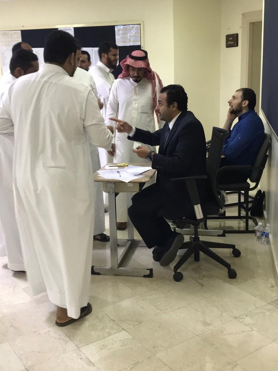 Taibah_TC's tweet photo. جانب من زيارة نائب المشرف على مركز الاختبارات بجامعة طيبة ( فؤاد بن مصطفى جاري )لفرع جدة لطلاب وطالبات التعليم عن بعد . بناء على توجيهات سعادة وكيل الجامعة للشؤون التعليمية والاطمئنان على سير الاختبارات بسهوله ويسر لطلاب والطالبات بالفرع . https://t.co/9X7GchYVPc