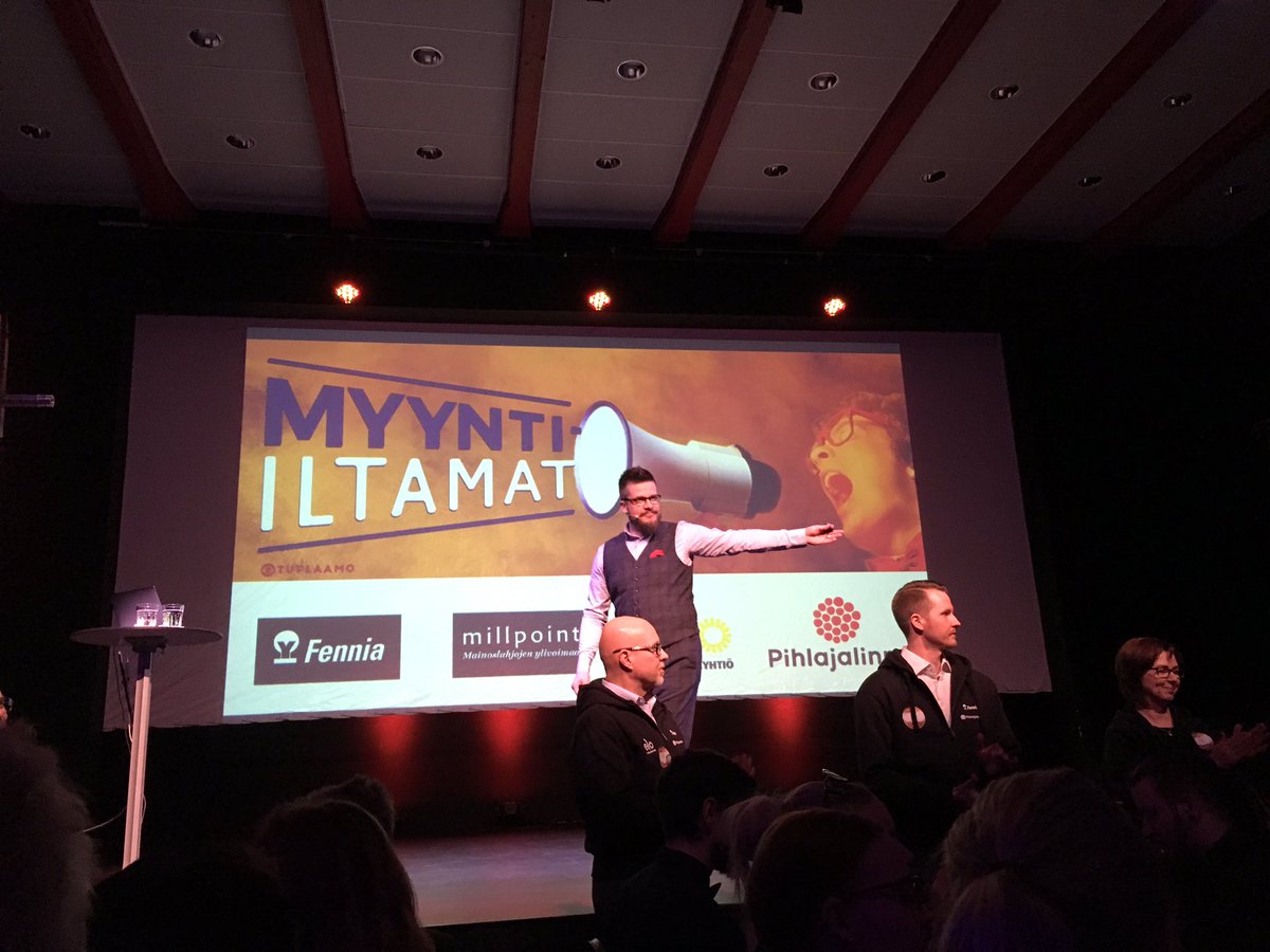 Tunnelma on katossa jo heti alussa. Myynti-iltamat Kuopiossa. ✌️ #myilta #pasionkingi