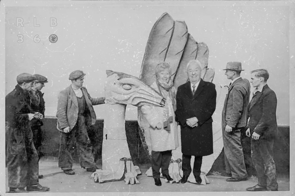 MpkEvents's tweet photo. Liverpool Legend Gerry Marsden trying out the green screen at the press launch of The Royal Liver Building Tour
Royal Liver Building 360
#RLB360
@RLB360 https://t.co/Ntpe86Iymo