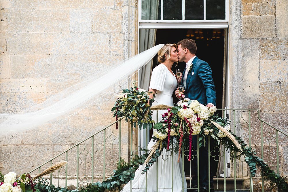 REAL LIFE LUXE BRIDE Francesca tells us...

"My whole 'dress journey', from try-on, to toile, to fittings and collection was a pleasure and, with the Carina Baverstock Couture team at my side, I never doubted that the end result would be all that I had hoped for."