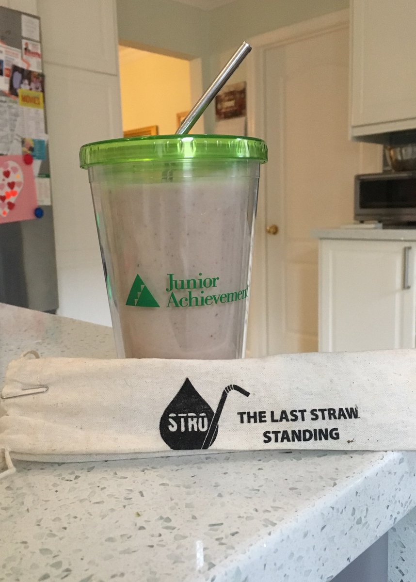 CocoEli's tweet image. What do you do with some overripe bananas?! You make a yummy banana peanut butter smoothie in  reusable cup with a reusable straw from JA! #zerowaste #breakfastofchamps #StopFoodWasteDay #SFWDCanada #JuniorAchievement