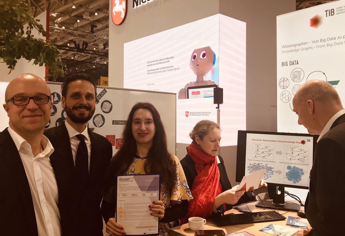 HuelsmannT's tweet image. Productive discussion on #datasovereignty with @AlexandraGaratz from @ids_association member @l3s_luh today at #hm19 #sharingdataisbetterthanplayingalone