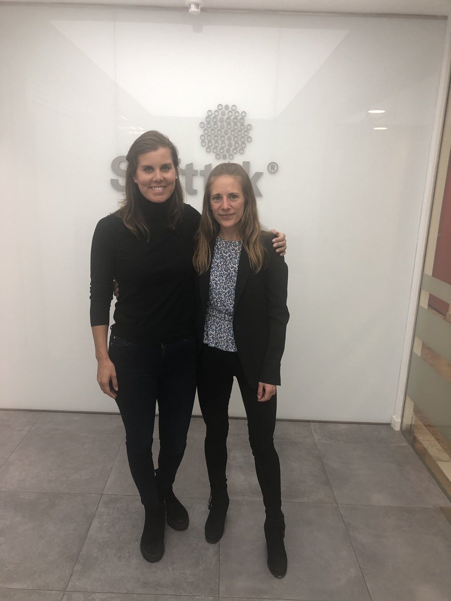 Inte varje dag två <a href="/StockholmsGK/">Stockholms Golfklubb</a> tjejer träffas av en slump tack vare en <a href="/BusinessSweden/">Business Sweden</a> intervju på jobbet i Madrid! Kul! @johannatillström