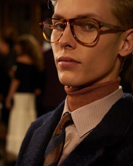 The epitome of sophistication is utter simplicity. - Maya Angelou 
.
.
.
#lamyamericaeyewear #canali #canalicollection #sophiticatedstyle #italianmade