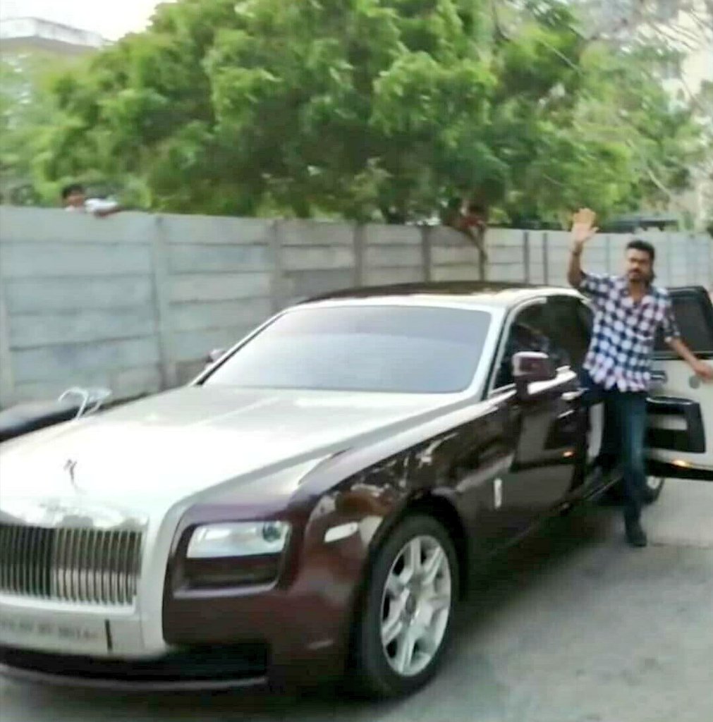 🎬🎞Filmywood 🍿📽 on Twitter: "#Thalapathy63 Shoot. @Thalapathy63Off @ actorvijay with his Rolls-Royce… "