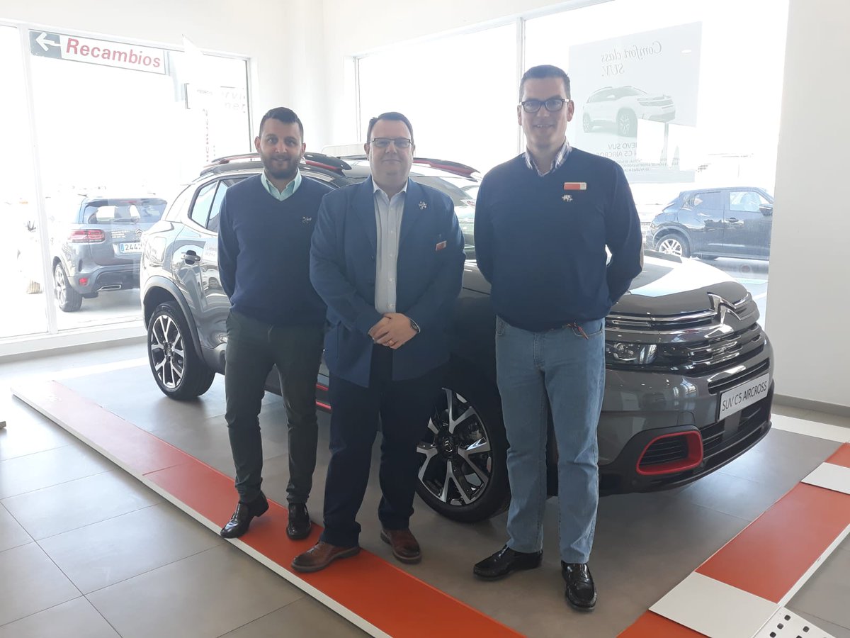 CitroenTalauto's tweet photo. Hoy, Día Mundial del Autismo, nos ponemos el pin de @TeaTalaveraAsoc para aumentar la concienciación social sobre el autismo y demostrar que todos podemos contribuir a la inclusión de las personas con TEA. #TodosEncajamos #DMCA2019 #DíaMundialAutismo https://t.co/KOo4xpBc4E