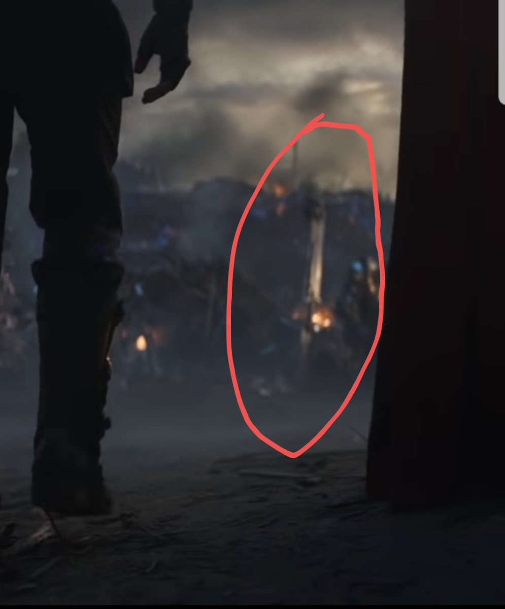 GuettlerNathan's tweet photo. Did they just show us Thanos new infinity sword?
#AvengersEndgame
#Avengers
#InfinitySword https://t.co/9tNqz8lcdg