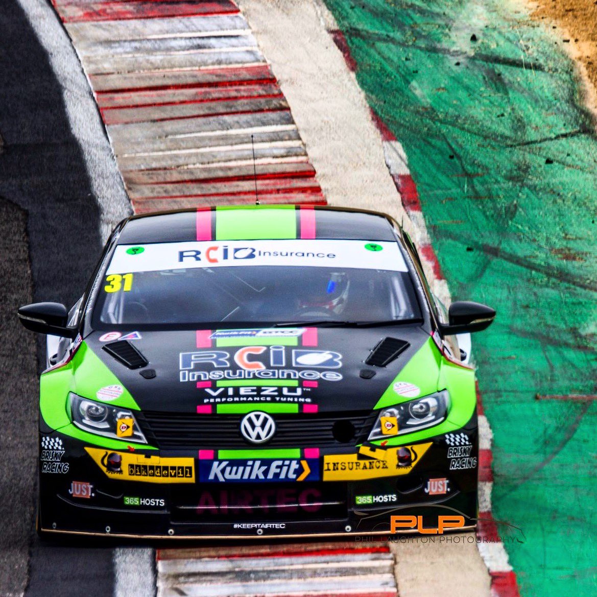 Well, 8 days ago I didn’t expect to be writing this post... 

Race week number 1 is here. 

Can’t wait to get the 2019 <a href="/BTCC/">BTCC</a> season underway at <a href="/Brands_Hatch/">Brands Hatch</a> this weekend in the <a href="/TeamHardRacing/">Team HARD. Racing™</a> VW. 

#JG31 #BTCC 

📸by <a href="/PJLPhotography/">phil laughton</a>