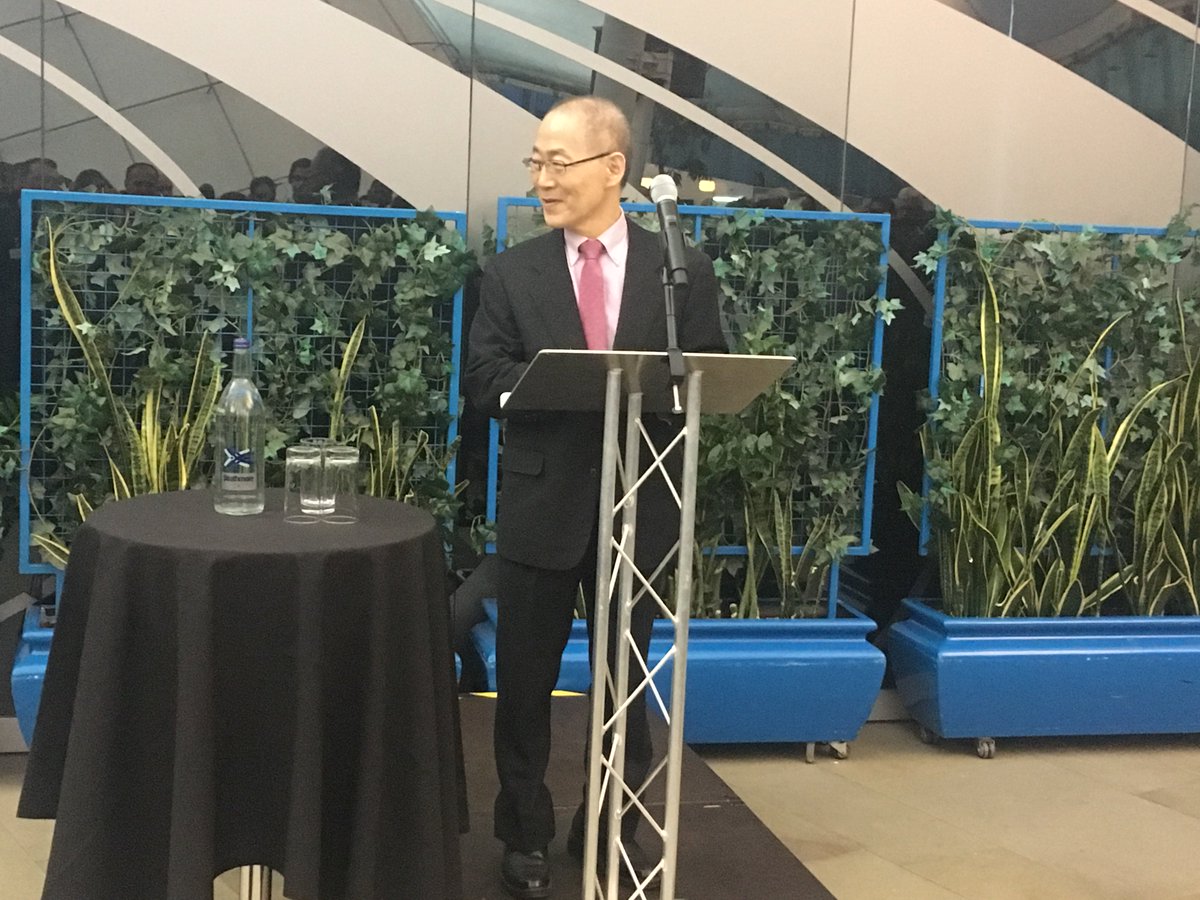 ScotGovClimate's tweet photo. Chair of the @IPCC_CH Dr Lee “I was very impressed with the Scottish Government’s Climate Change Plan and pleased to see it was based on science” #scotclimate https://t.co/0GIHURtz2D