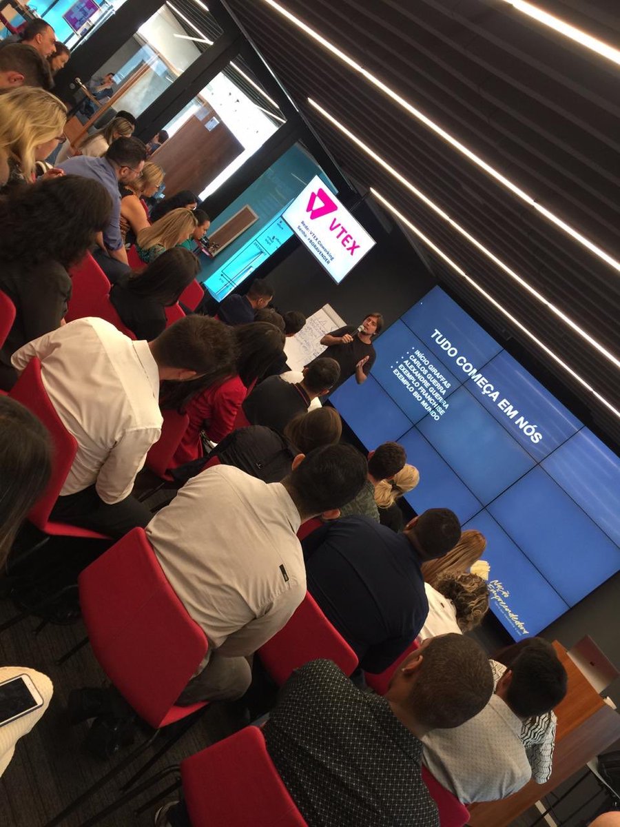 É um prazer imenso rodar o Brasil conversando com quem movimenta esse Brasil. Precisamos incentivar o crescimento daqueles que compram algo por 1 e vende por 2. E não por multiplicar aqueles que querem se apropriar, sem oferecer nada em troca, da diferença desses 2 para 1.