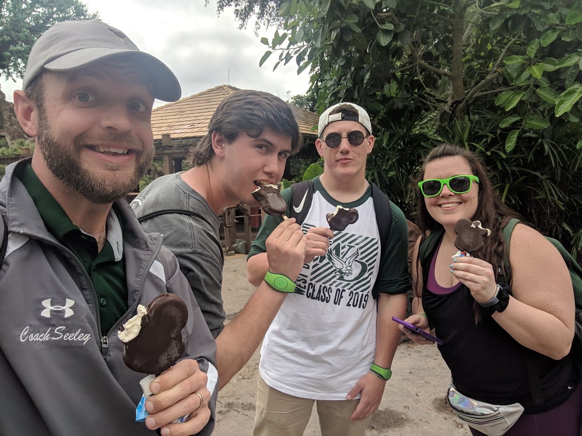 Mickey bar number SEVEN, with two first timers! #WDorks #thesememorieswilllastalifetime